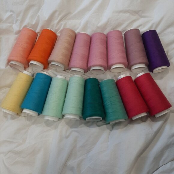 Maxi-Lock Polyester Serger Thread Lot Of 16 Spools Assorted Colors and brands - Picture 1 of 2